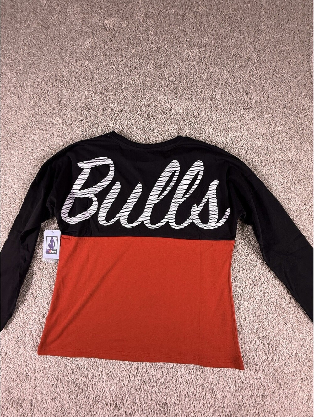 NWT NBA Chicago Bulls Women’s T Shirt Long Sleeve Size Medium